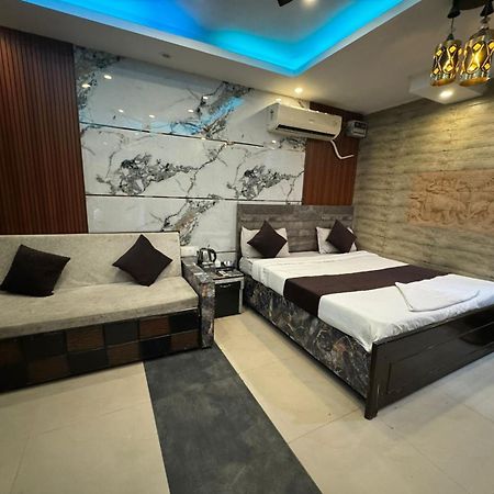 Hotel Dev Ganga Risikés Kültér fotó