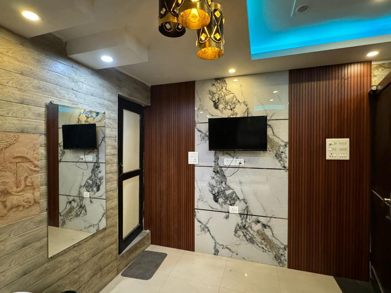 Hotel Dev Ganga Risikés Kültér fotó
