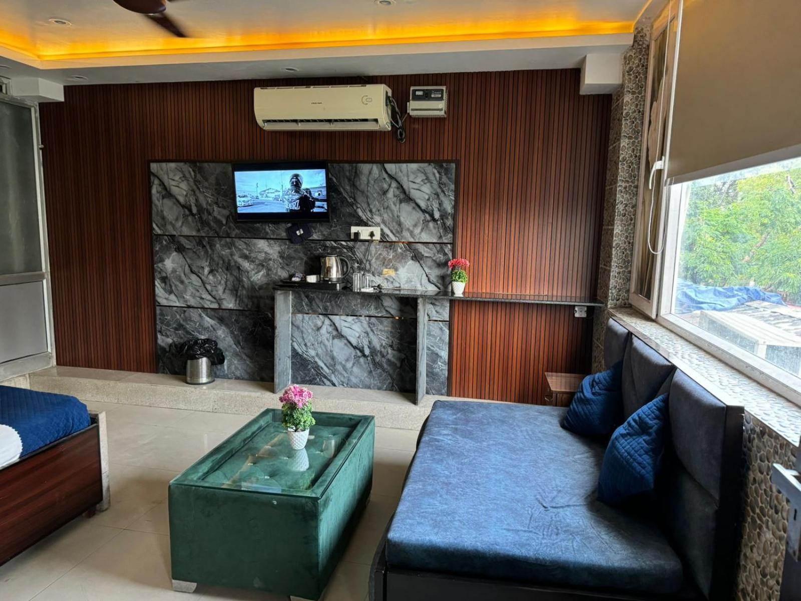 Hotel Dev Ganga Risikés Kültér fotó