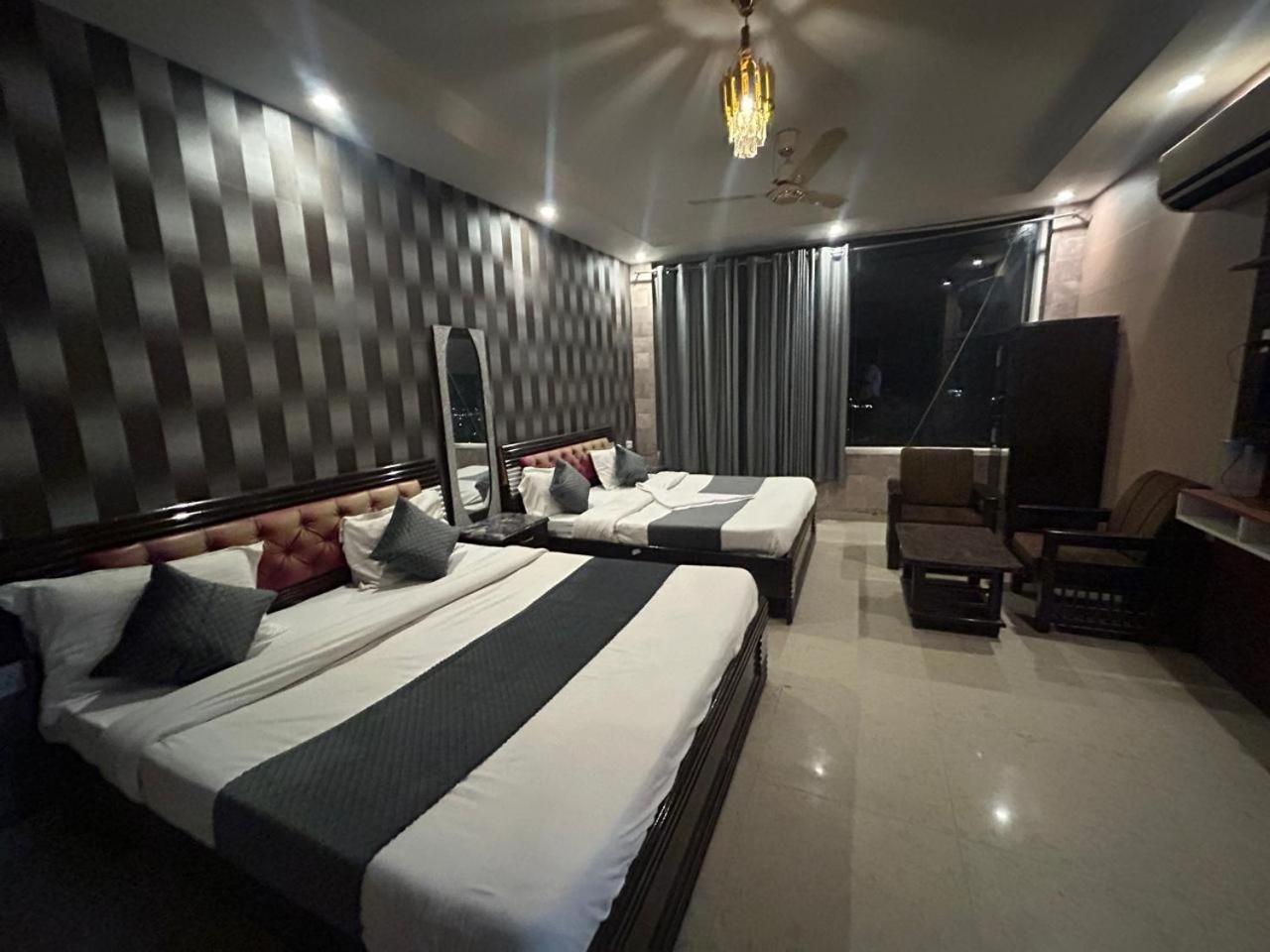 Hotel Dev Ganga Risikés Kültér fotó