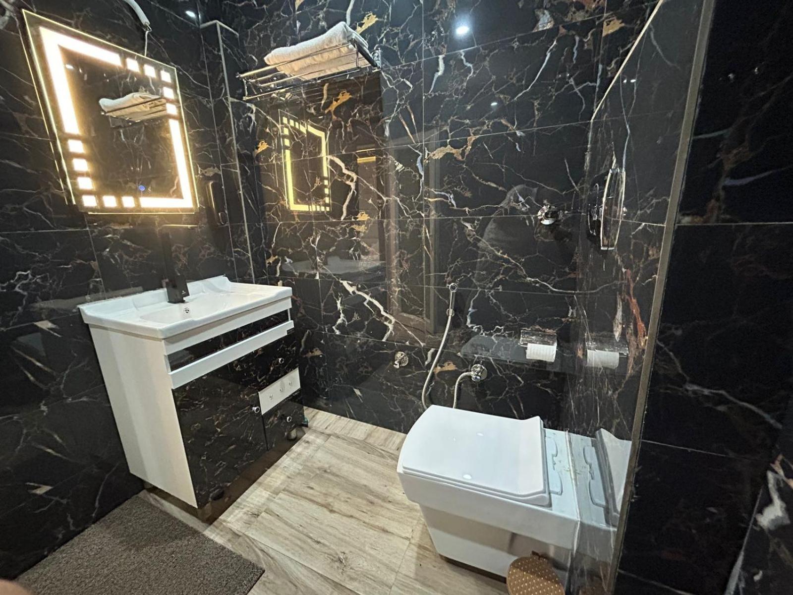 Hotel Dev Ganga Risikés Kültér fotó