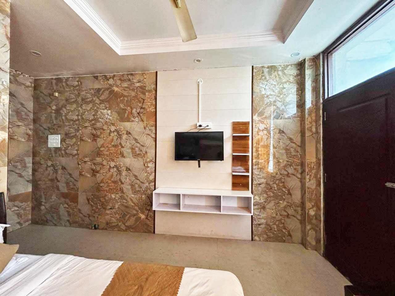 Hotel Dev Ganga Risikés Kültér fotó