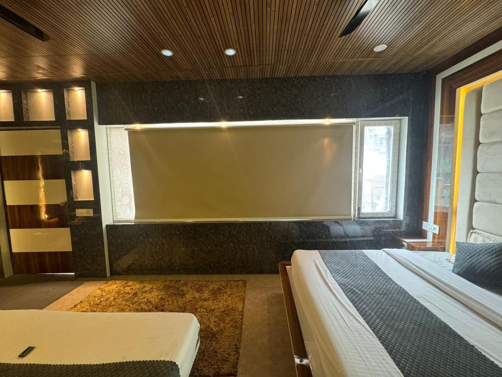 Hotel Dev Ganga Risikés Kültér fotó