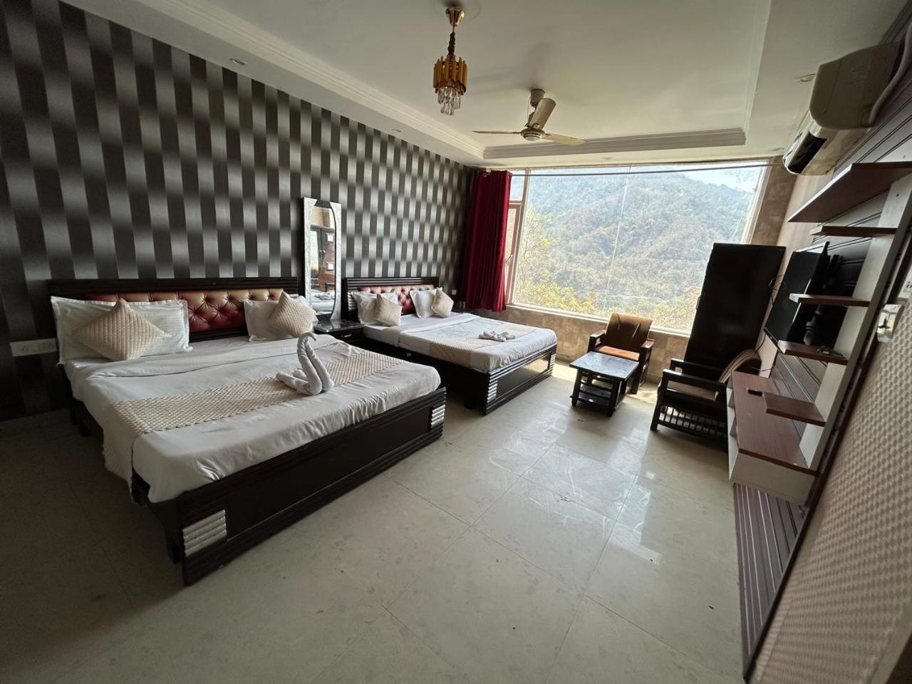 Hotel Dev Ganga Risikés Kültér fotó
