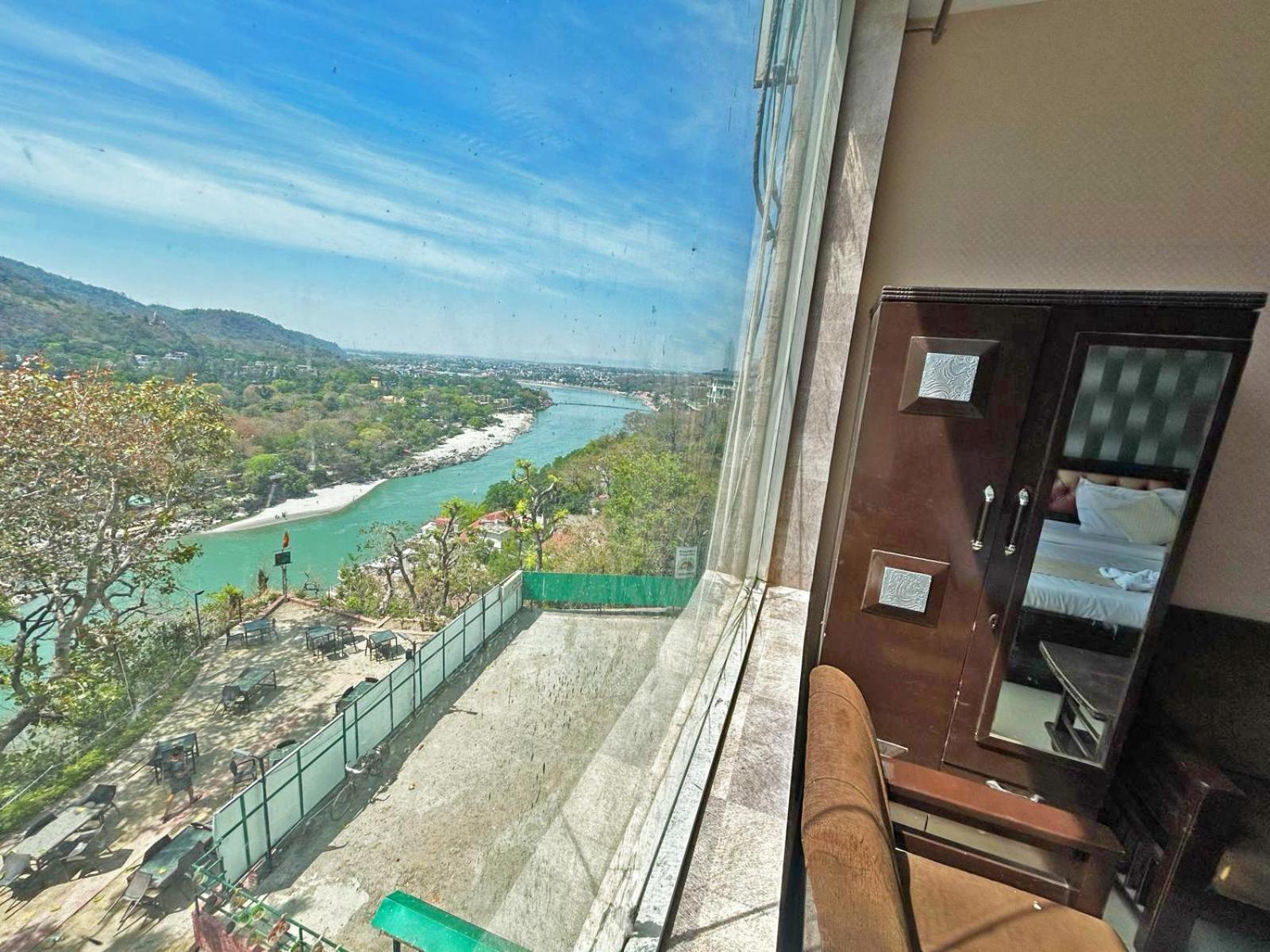 Hotel Dev Ganga Risikés Kültér fotó