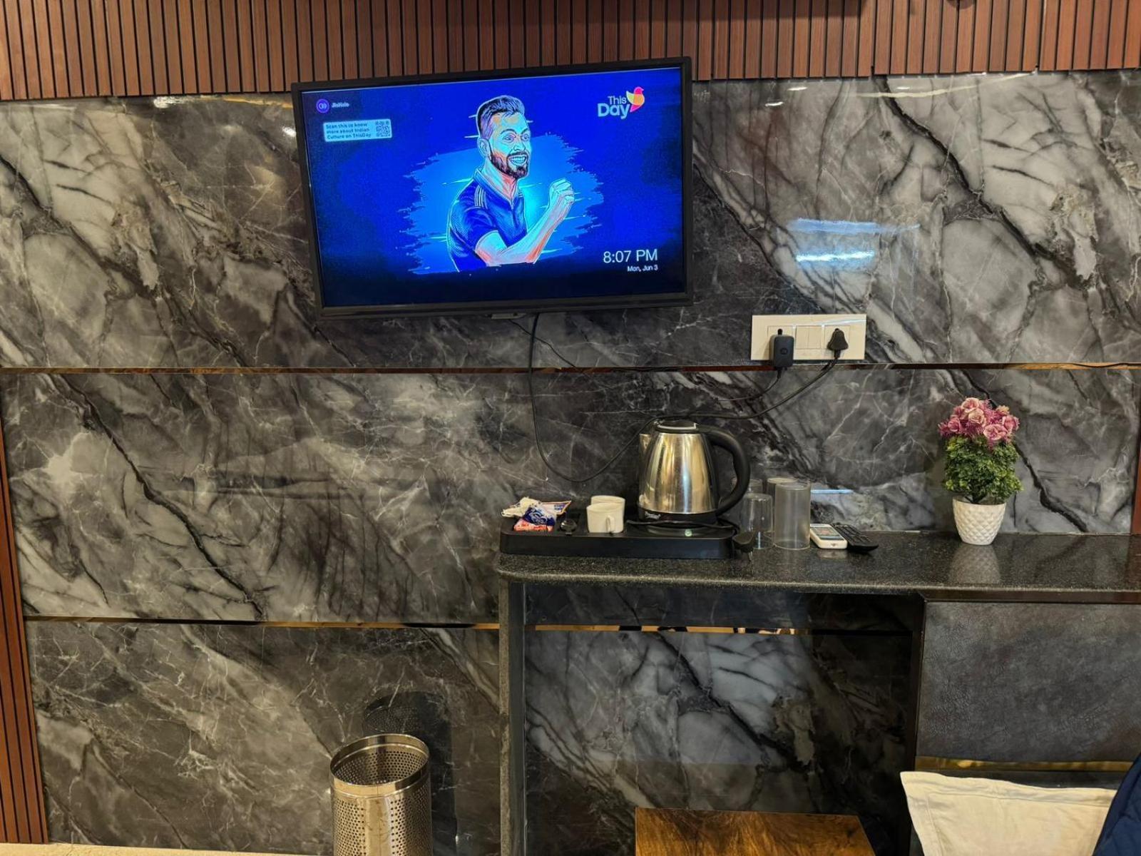Hotel Dev Ganga Risikés Kültér fotó