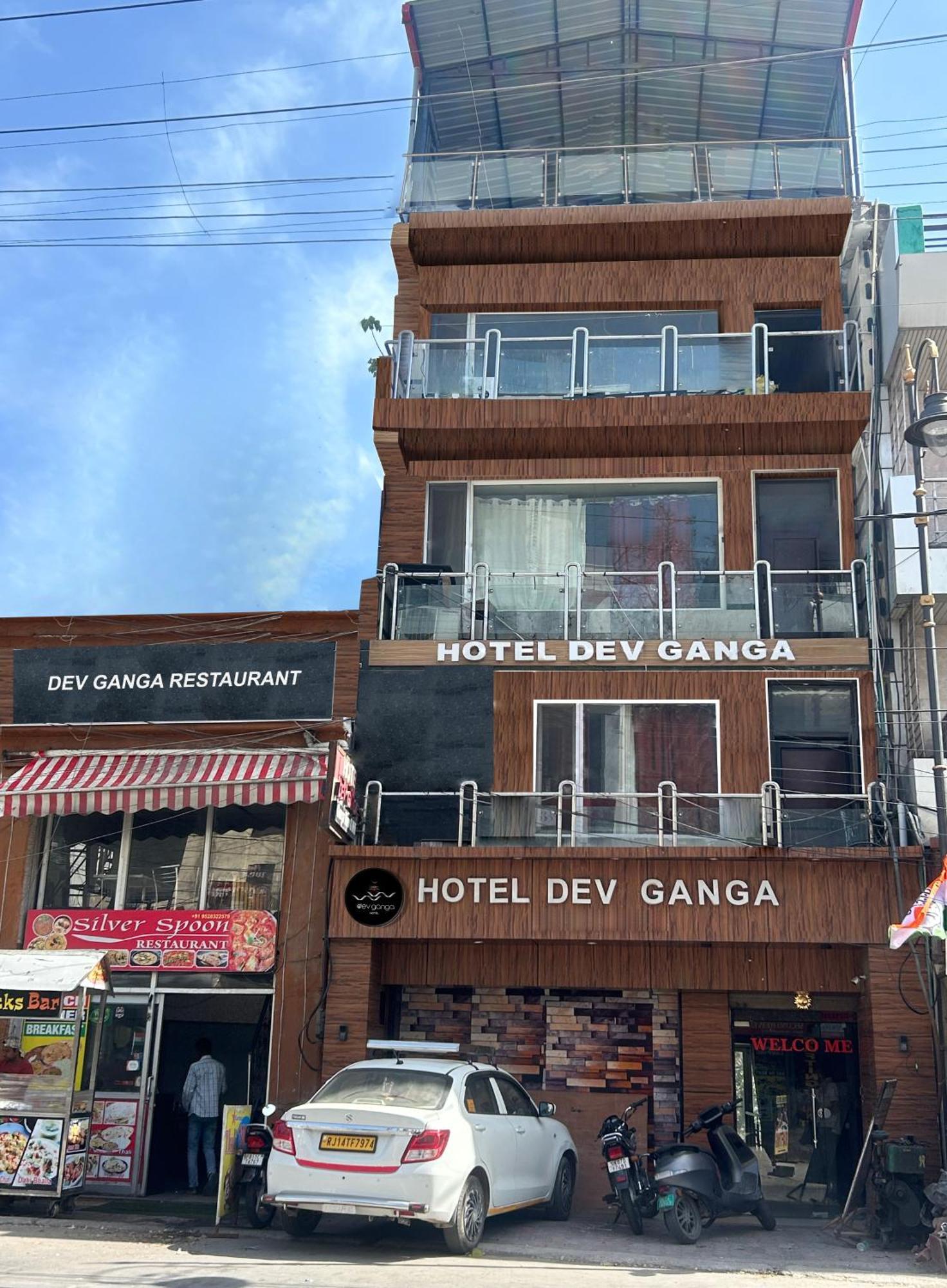 Hotel Dev Ganga Risikés Kültér fotó